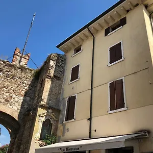 Residenza Via Rocca Tre Apartment