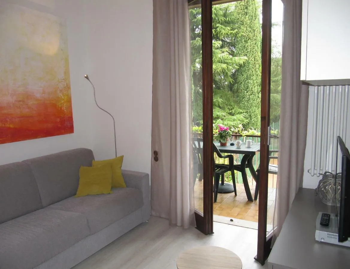 Sole Di Lazise Apartment