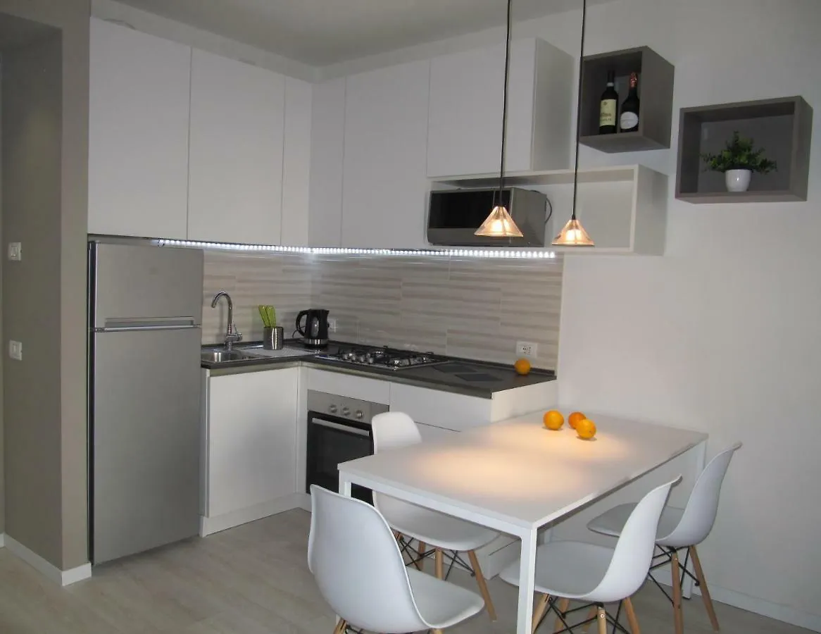 Sole Di Lazise Apartment