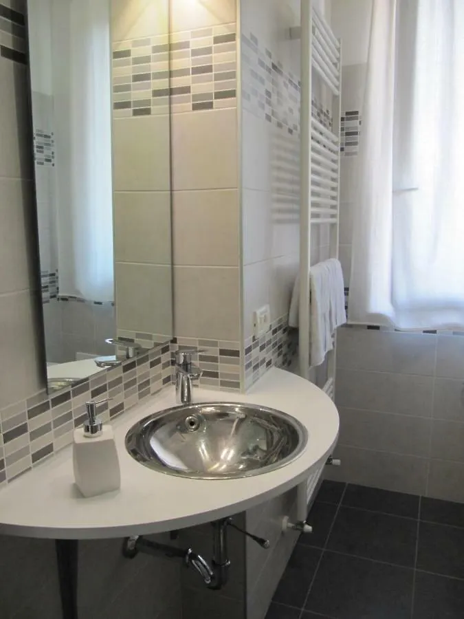 Sole Di Lazise Apartment