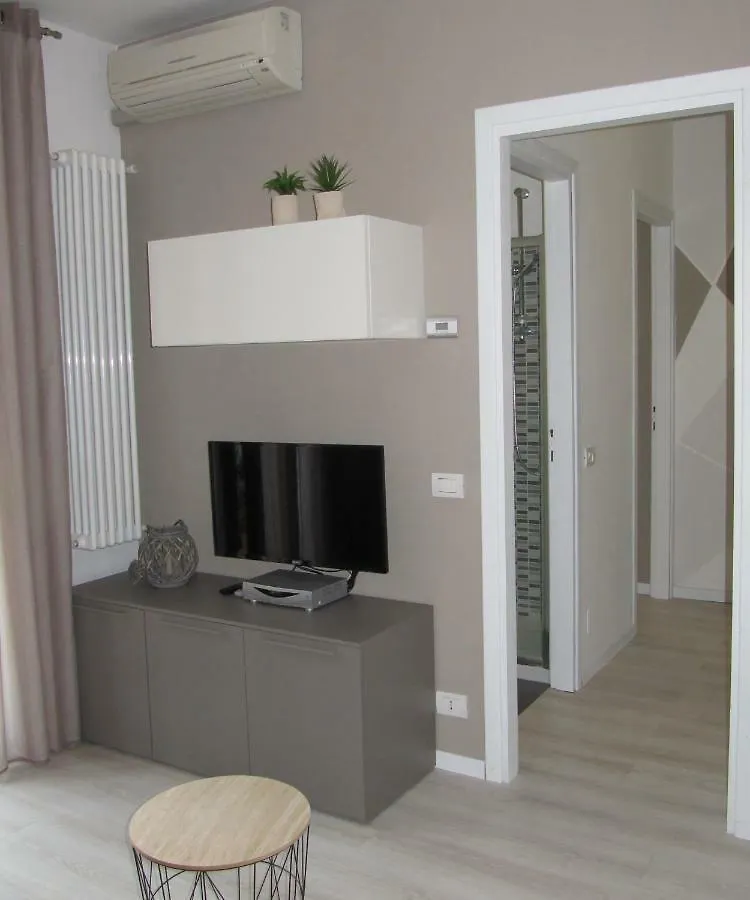 Sole Di Lazise Apartment Italy
